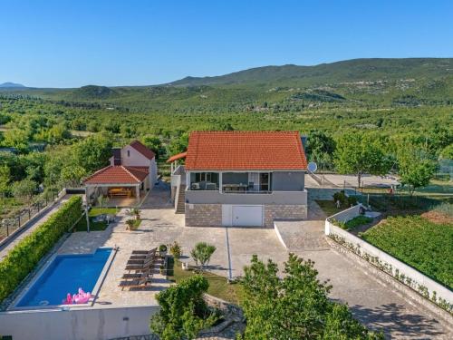 Holiday Home Marija - Three Bedroom Holiday Home with Private Pool and Terrace