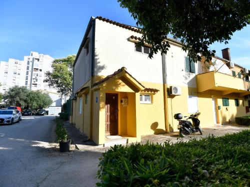 Apartment Dario With Terrace And BBQ