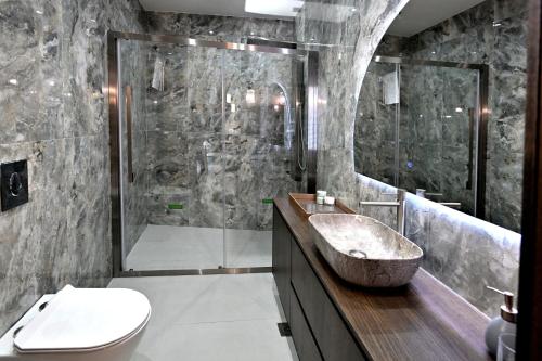Aura Divina Luxury Apartment