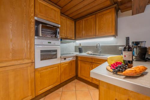 Le Cristal MB13 Mountain View, Pool, Parking & Free WiFi - Happy Rentals
