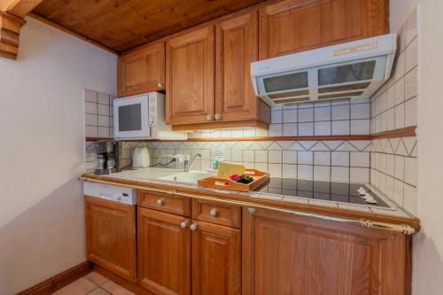 Le Cristal GM9 Mountain View, Pool, Parking & Free WiFi - Happy Rentals