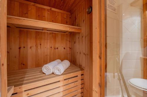 Le Cristal GM20 Mountain View, Pool, Private Sauna & Parking - Happy Rentals
