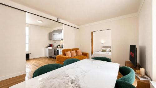 Invalides Stylish 2 Bedroom Apartment with Netflix