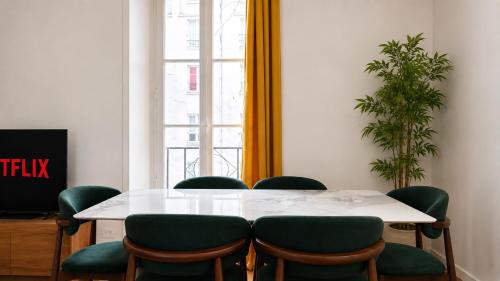 Invalides Stylish 2 Bedroom Apartment with Netflix