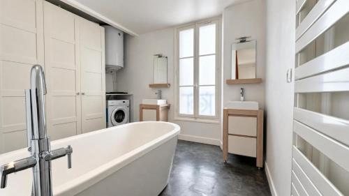 Invalides Stylish 2 Bedroom Apartment with Netflix