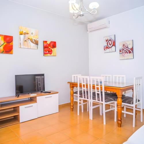 Exclusivo Apartamento con Balcones Aire acondicionado Garaje Wifi solo se aceptan familias y parejas