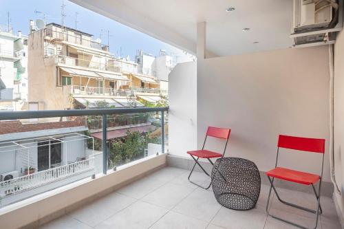 New Modern condo by the Acropolis