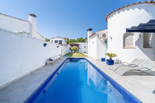 Villa Blue private swimming pool