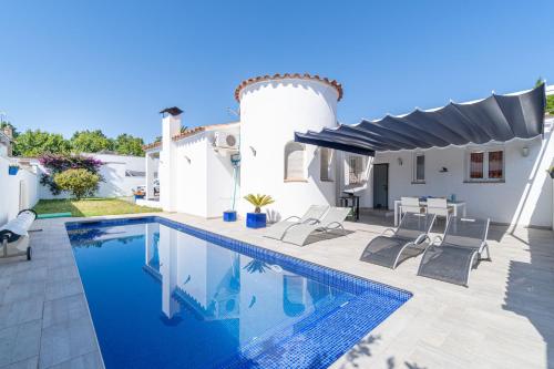 Villa Blue private swimming pool