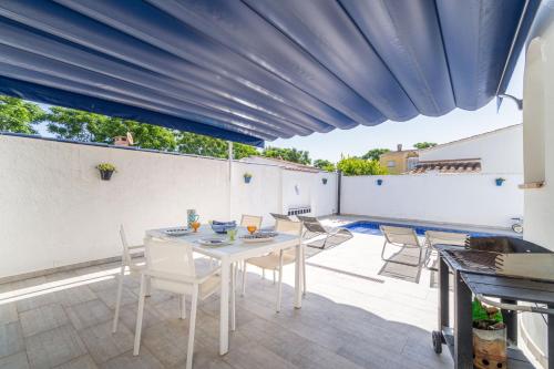 Villa Blue private swimming pool