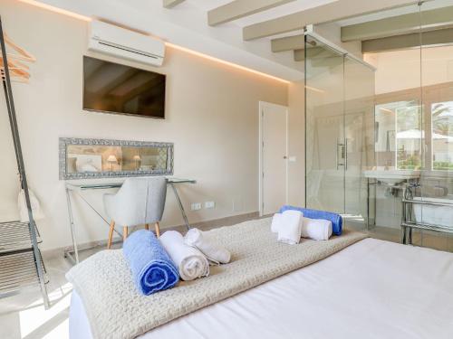 Holiday Home Can Colom by Interhome