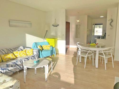Apartment Appt T3 - 5 Pers - Vue Mer - Climatisation by Interhome