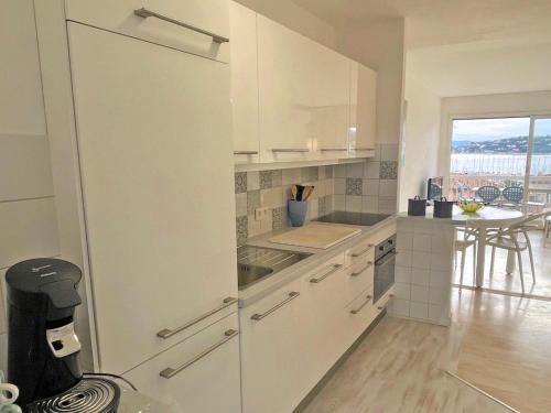 Apartment Appt T3 - 5 Pers - Vue Mer - Climatisation by Interhome