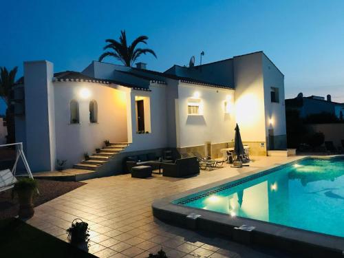 Holiday Home Casa Velazquez -Ferienhaus mit privatem Pool by Interhome