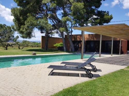 Holiday Home Design Vila mit Pool by Interhome