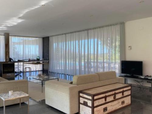 Holiday Home Design Vila mit Pool by Interhome