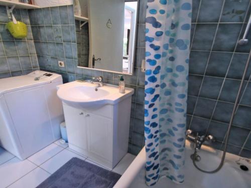 Holiday Home Maison T4 - 6 Pers - Climatisation - Jardin by Interhome