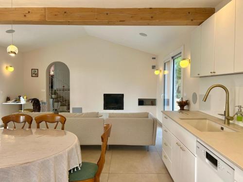 Holiday Home Villa Cypangha by Interhome