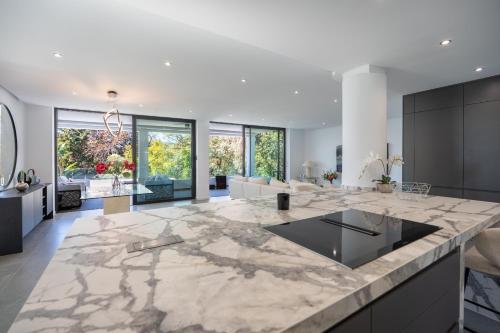 Villa Karma -Elegant Villa with Pool, Garden & Mul