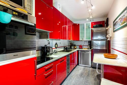 GuestReady - Spacious stay with terrace and views