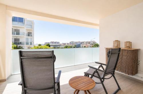 Spacious 2-Suite Flat with Balconies in Portimão