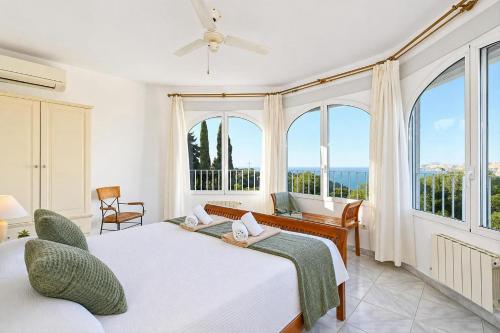 Villa Hermosa by Aguilarent
