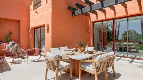 Sea Views Penthouse La Alzambra Puerto Banus