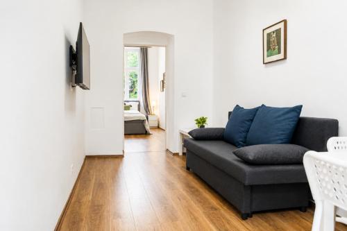 Amazing 1BR Apt, next to AKH Building for Everyone