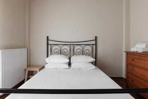 F & B Collection - Flat for 4