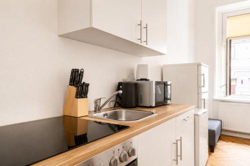 Classy 2BR Apt. w/ Exclusive Location near AKH