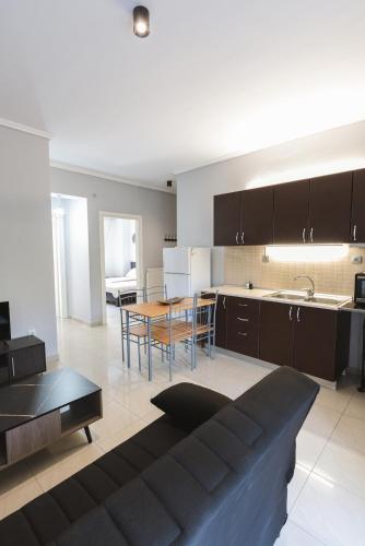 Modern Apartment in Toumba with Parking