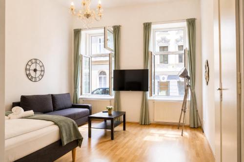 Modern 2BR Apt. Perfect for Long and Short Stays