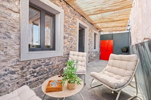 Stone House Rochinha by Homie