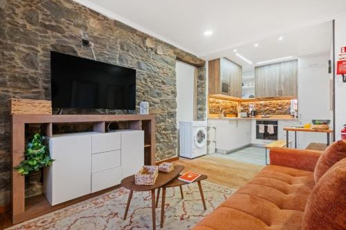 Stone House Rochinha by Homie
