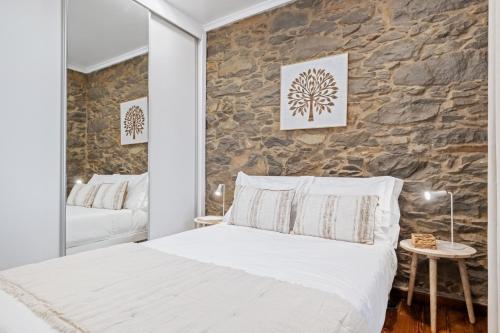 Stone House Rochinha by Homie