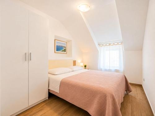 Apartment in a small village near the beach