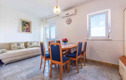 Apartment In Podstrana 256
