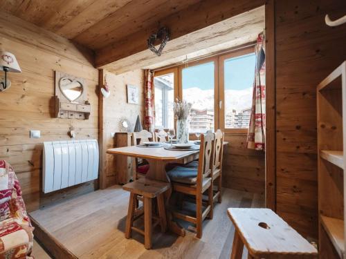 Appartement cosy 4 pers, rénové style montagne, ski aux pieds
