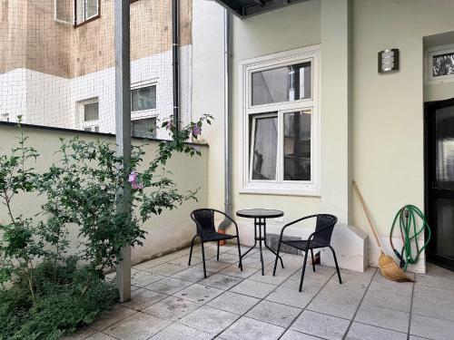 Hidden Courtyard Residence