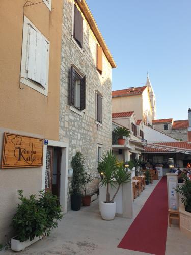 Supetar - Riva centrum