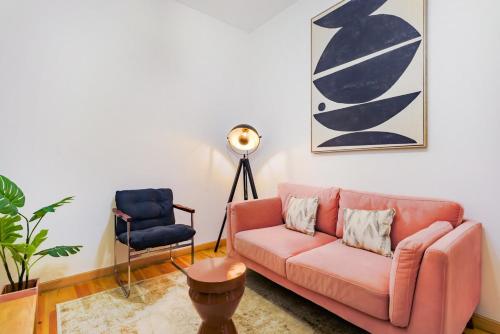 Santana 2BR, Steps from Downtown – Explore Lisbon on Foot