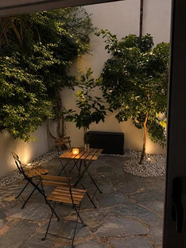 Cozy Maisonette next to Acropolis