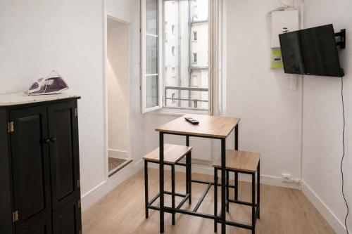 Studio Parisien grands boulevards Couple ou Solo
