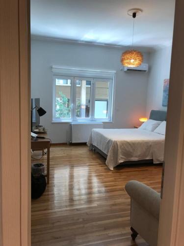 Stylish 2BR Athens Retreat in Heart of the City
