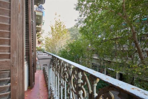 Sant Antoni 2BR Balcony AC & Workspace