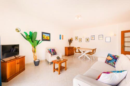 Waking Up to the Sun, Walking to the Sea by Holiday Rentals Algarve