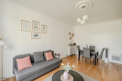 Apartment 1bd with 1 sofa bd with lift Paris 3