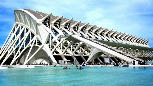 Travel Habitat Rio Turia & Port Valencia