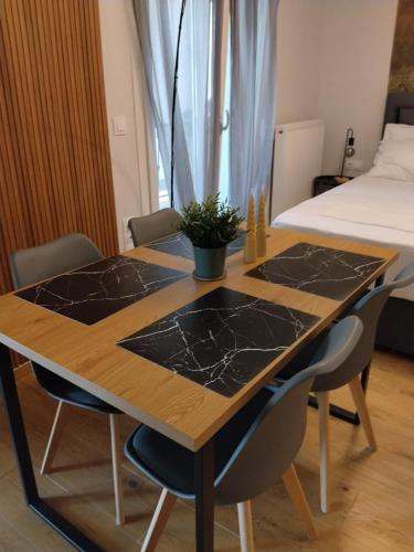 Forest City Apartment