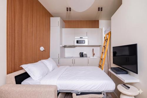 Montmartre-Bail Mobilité-Studio-2 people-Renovated